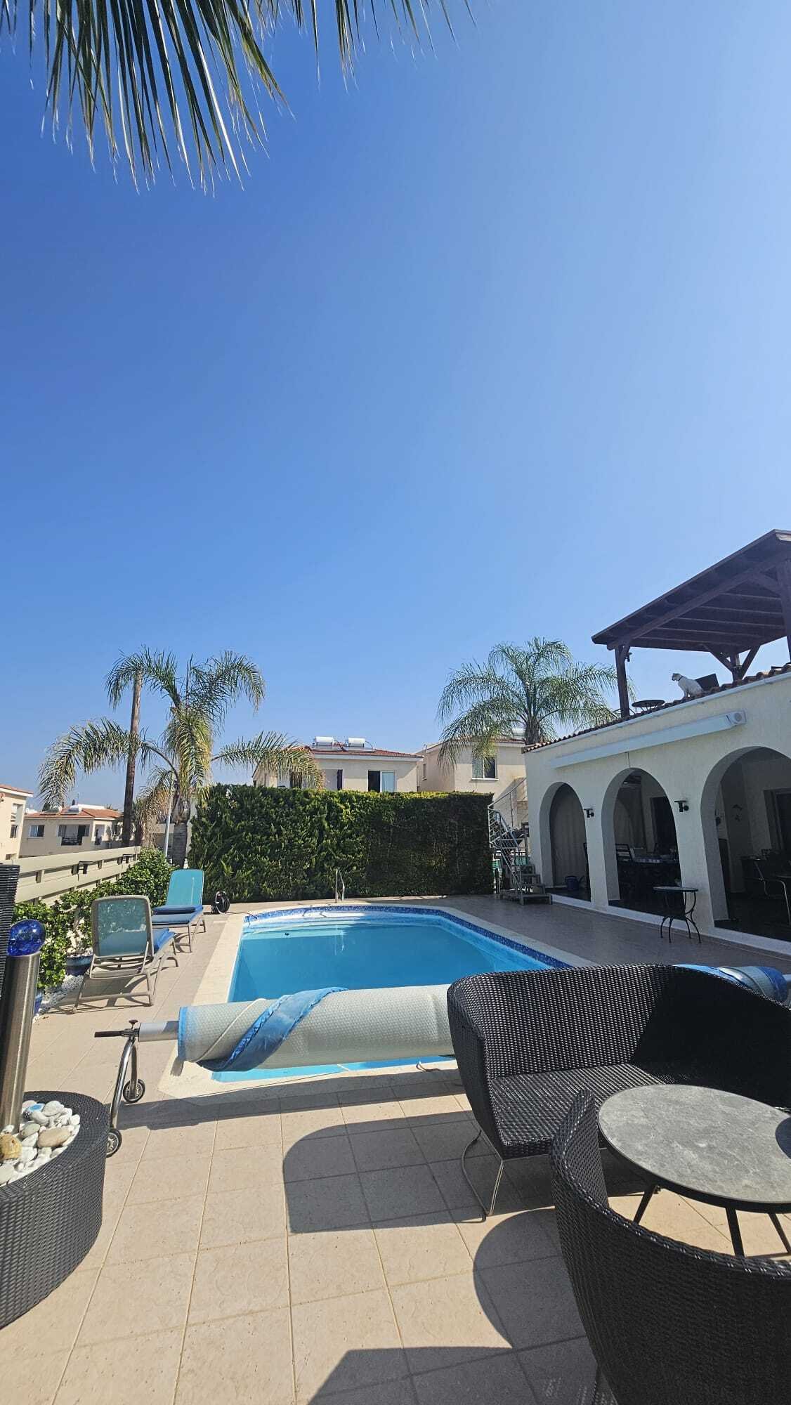 Elegant Bungalow with Breathtaking Views in Tranquil Tala Elegant Bungalow with Breathtaking Views in Tranquil Tala